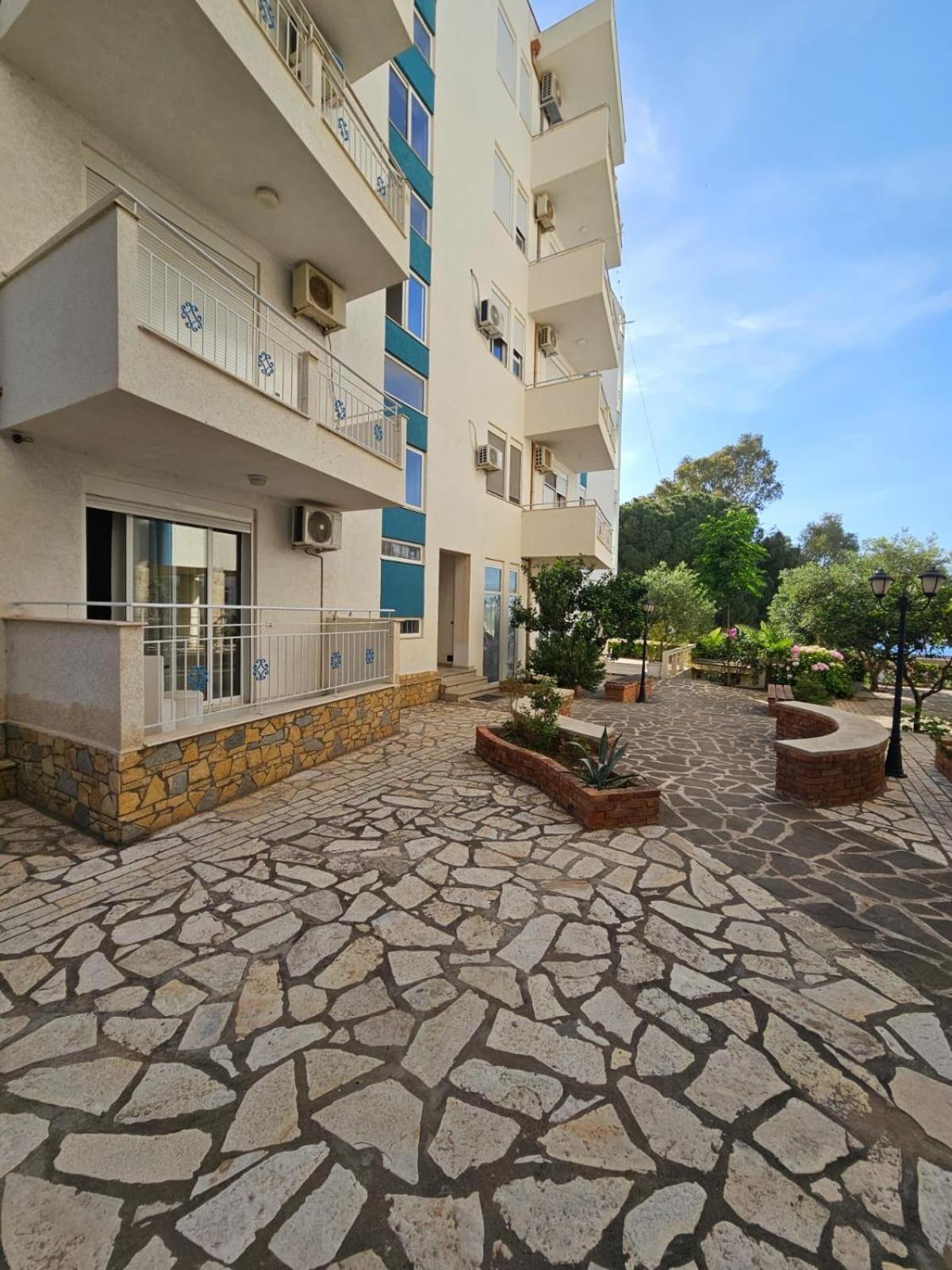 Redsun Apartment Vlore Exterior photo